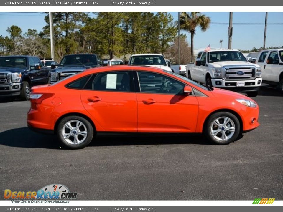 2014 Ford Focus SE Sedan Race Red / Charcoal Black Photo #4
