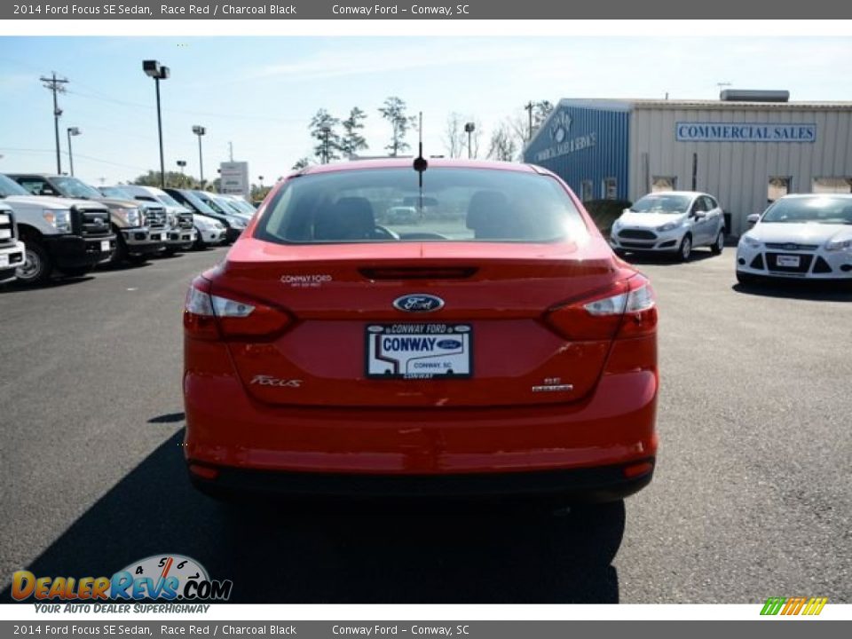2014 Ford Focus SE Sedan Race Red / Charcoal Black Photo #6