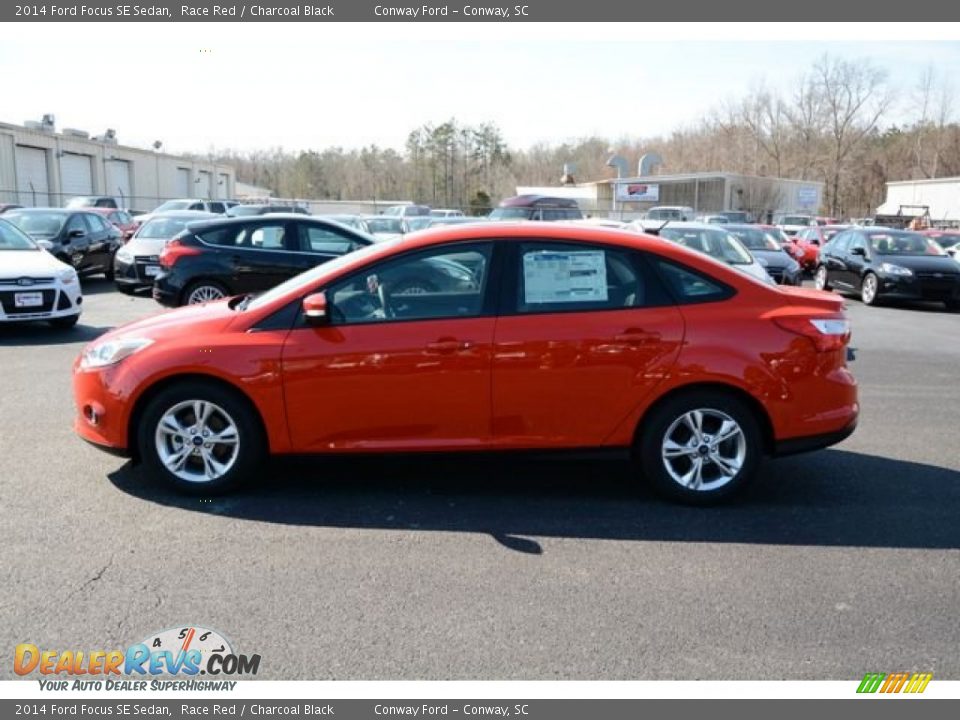 2014 Ford Focus SE Sedan Race Red / Charcoal Black Photo #8