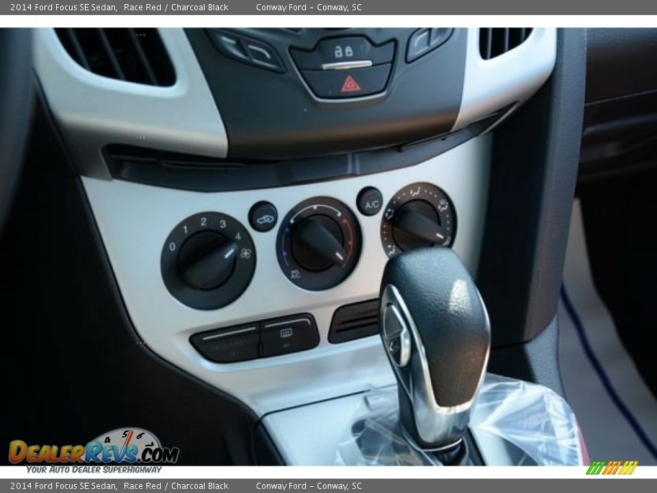 2014 Ford Focus SE Sedan Race Red / Charcoal Black Photo #27