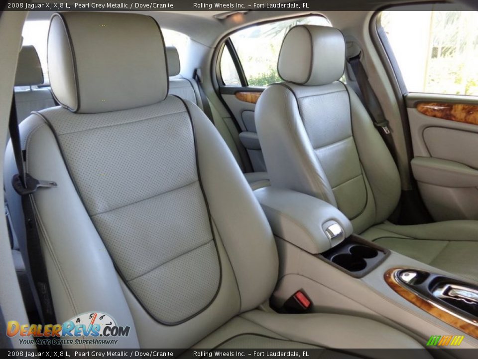 Front Seat of 2008 Jaguar XJ XJ8 L Photo #17