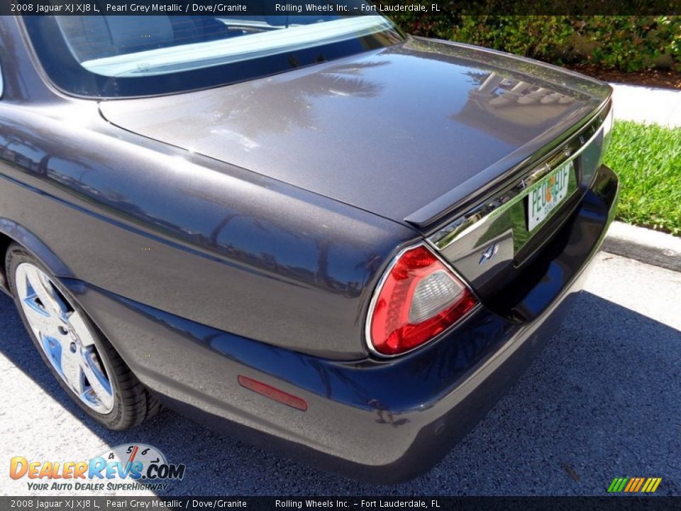 2008 Jaguar XJ XJ8 L Pearl Grey Metallic / Dove/Granite Photo #32