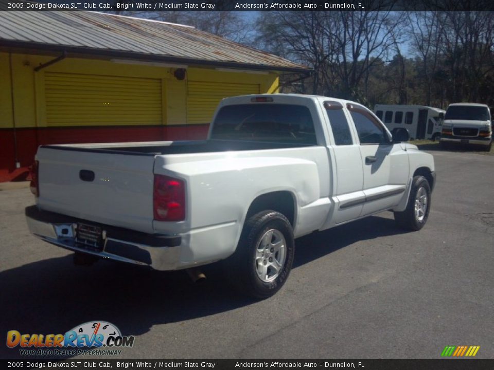 2005 Dodge Dakota SLT Club Cab Bright White / Medium Slate Gray Photo #3