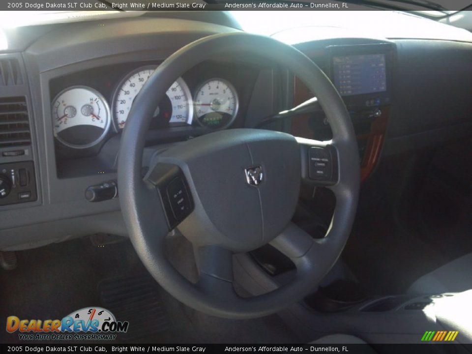 2005 Dodge Dakota SLT Club Cab Bright White / Medium Slate Gray Photo #11