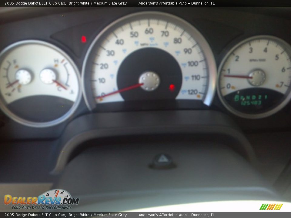 2005 Dodge Dakota SLT Club Cab Bright White / Medium Slate Gray Photo #12