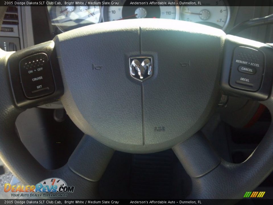 2005 Dodge Dakota SLT Club Cab Bright White / Medium Slate Gray Photo #13