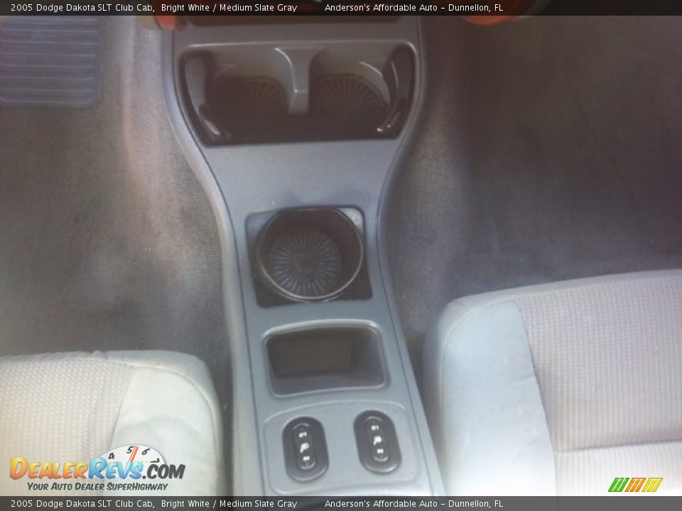 2005 Dodge Dakota SLT Club Cab Bright White / Medium Slate Gray Photo #16