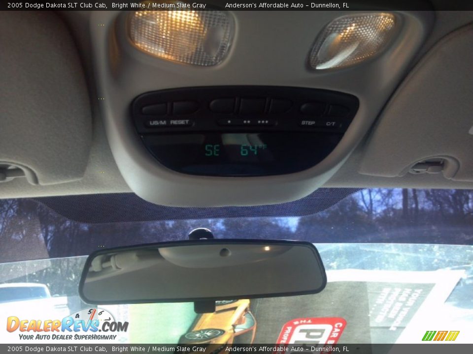 2005 Dodge Dakota SLT Club Cab Bright White / Medium Slate Gray Photo #17
