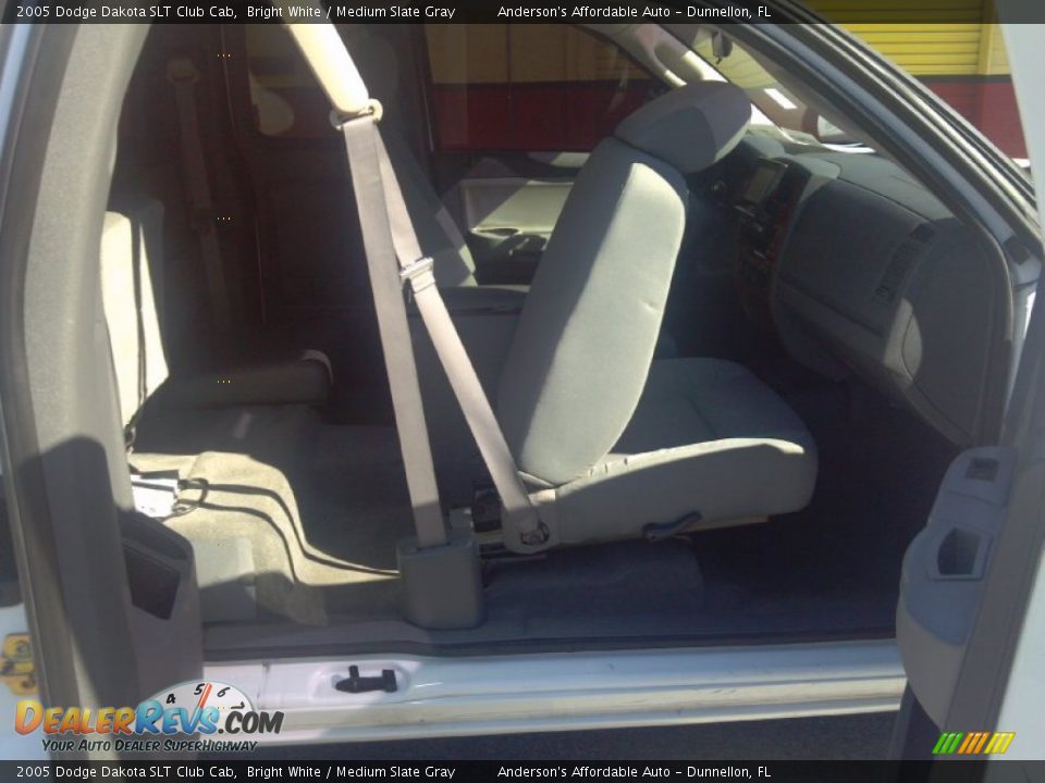2005 Dodge Dakota SLT Club Cab Bright White / Medium Slate Gray Photo #23