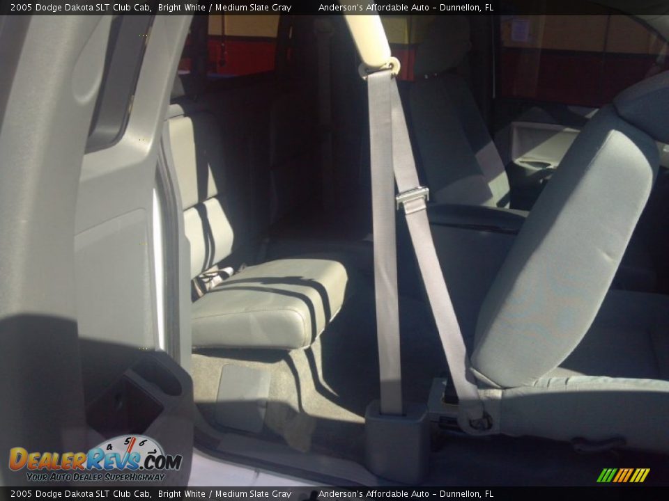 2005 Dodge Dakota SLT Club Cab Bright White / Medium Slate Gray Photo #26