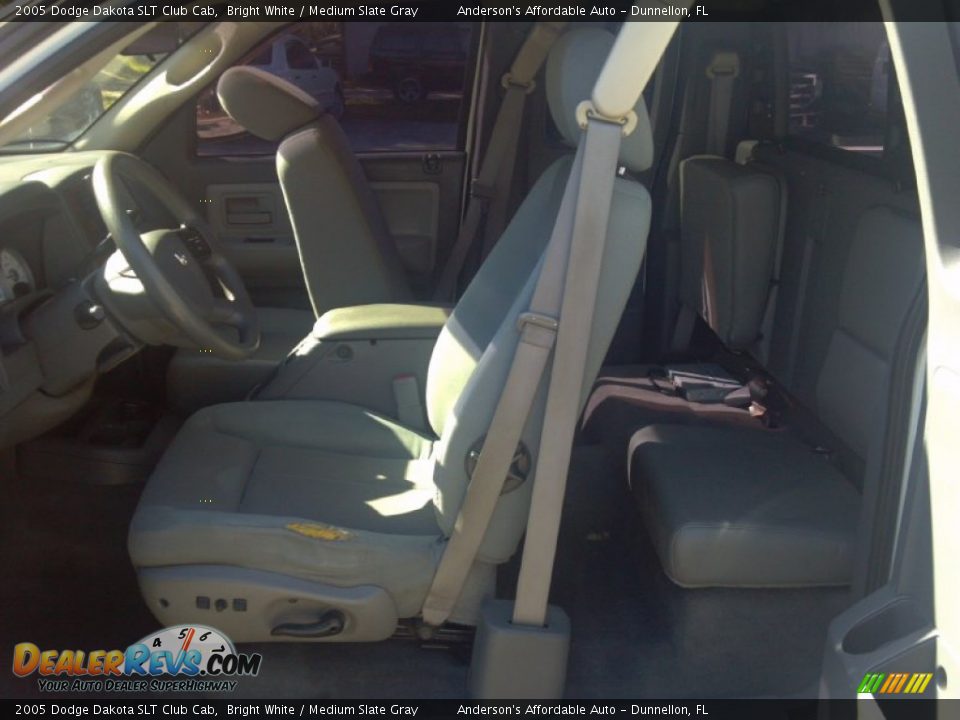 2005 Dodge Dakota SLT Club Cab Bright White / Medium Slate Gray Photo #30