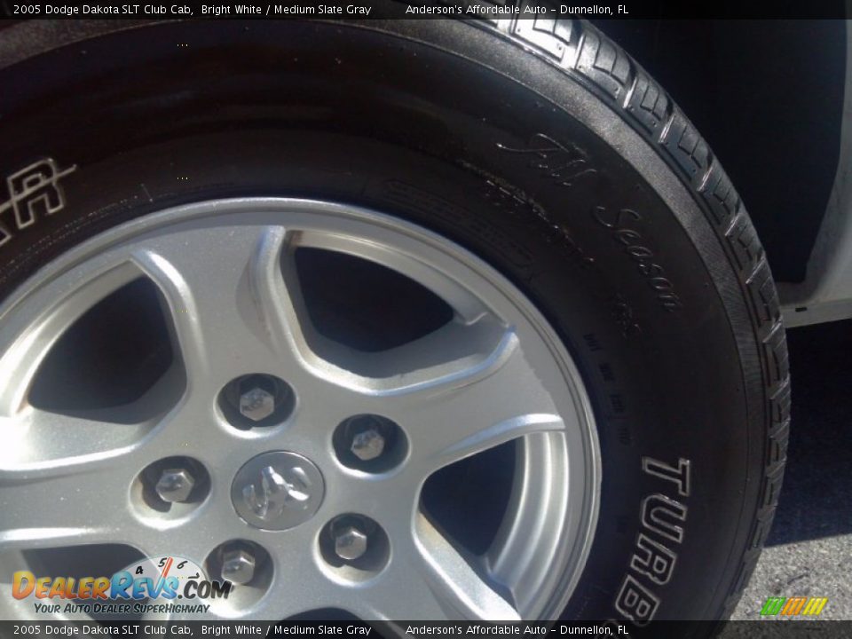 2005 Dodge Dakota SLT Club Cab Bright White / Medium Slate Gray Photo #33