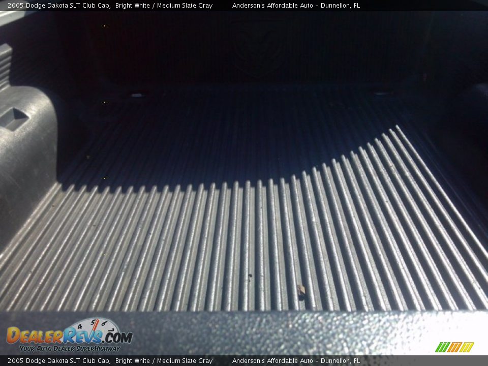 2005 Dodge Dakota SLT Club Cab Bright White / Medium Slate Gray Photo #34