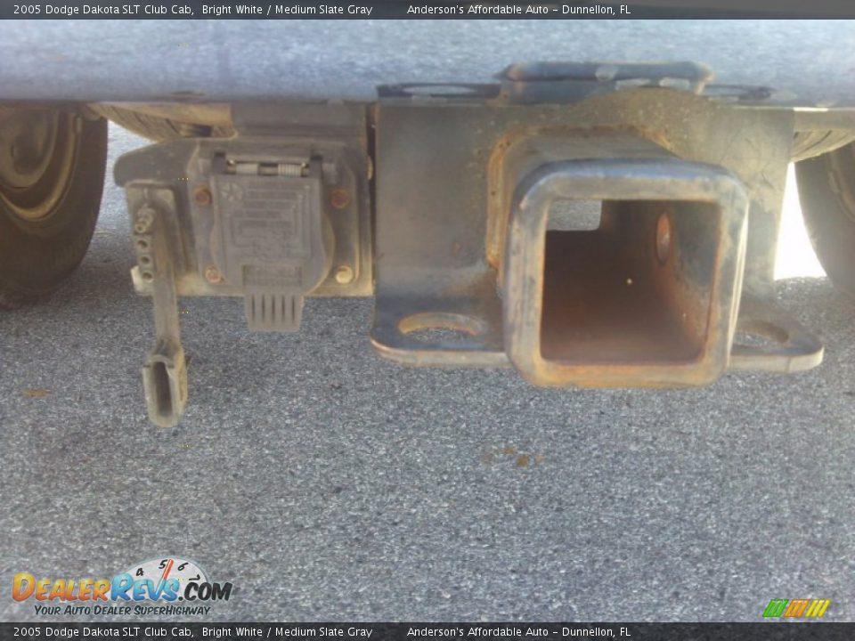 2005 Dodge Dakota SLT Club Cab Bright White / Medium Slate Gray Photo #35