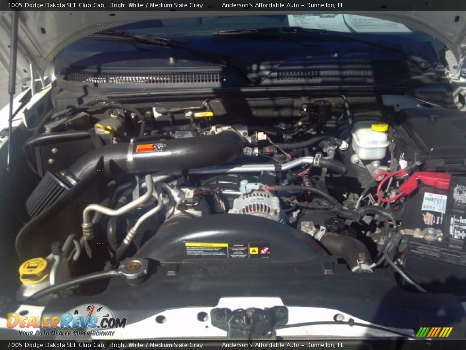 2005 Dodge Dakota SLT Club Cab Bright White / Medium Slate Gray Photo #36