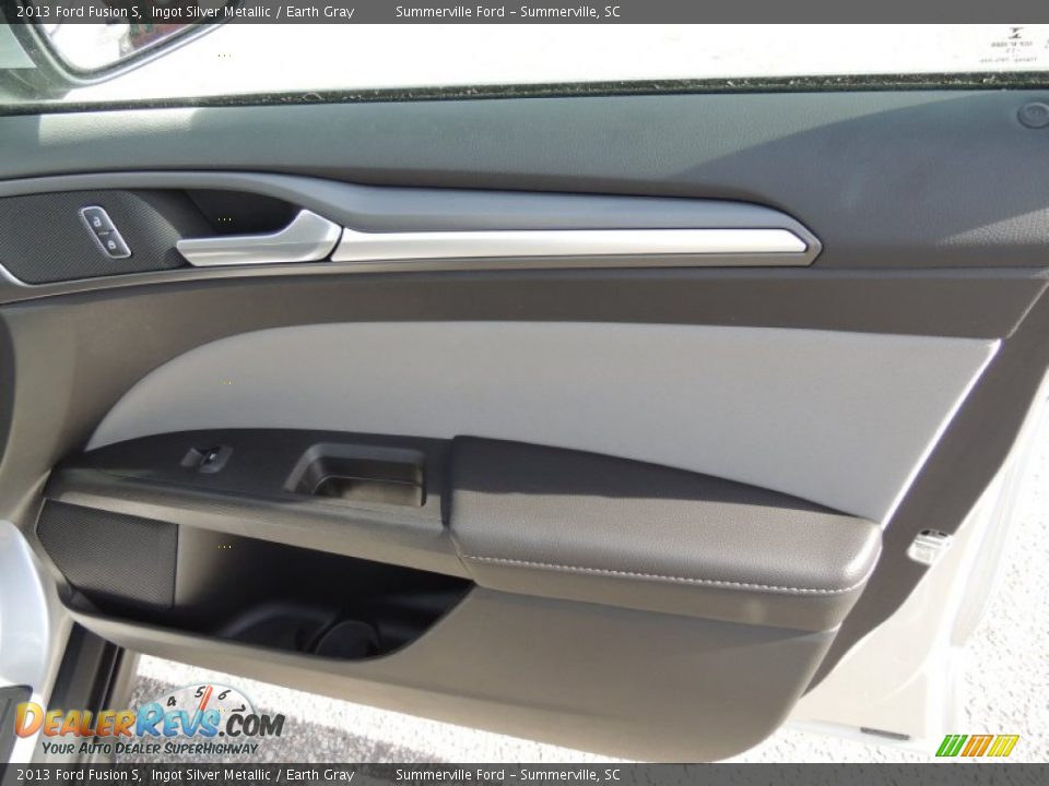 2013 Ford Fusion S Ingot Silver Metallic / Earth Gray Photo #9