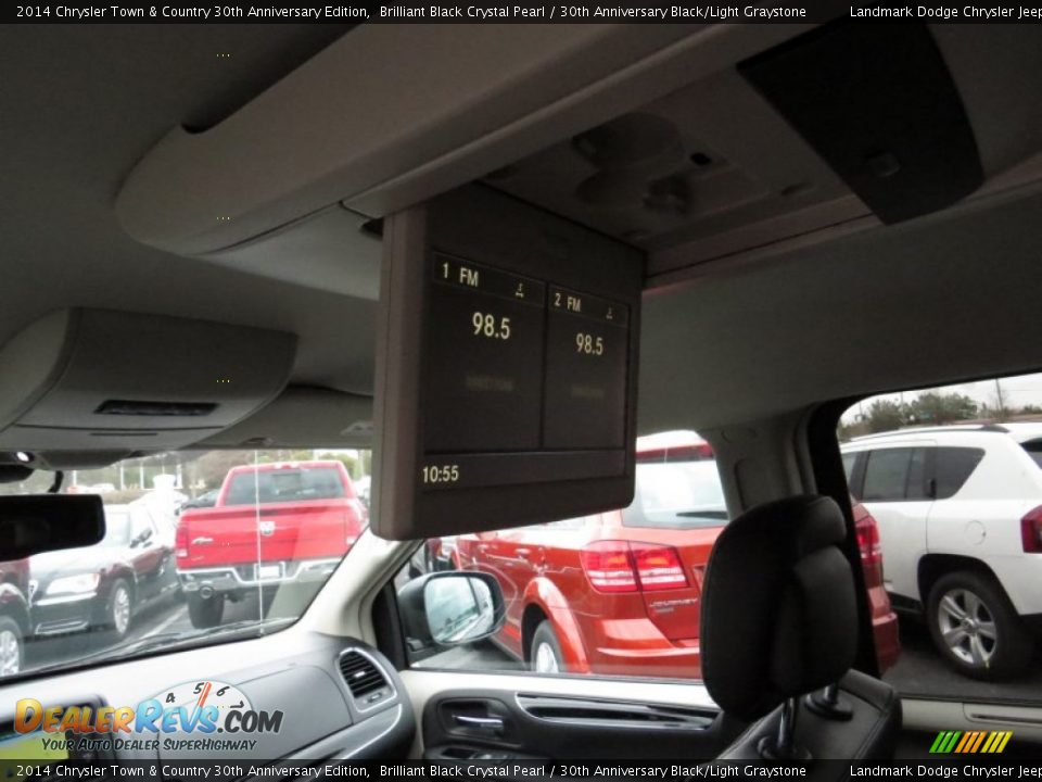 2014 Chrysler Town & Country 30th Anniversary Edition Brilliant Black Crystal Pearl / 30th Anniversary Black/Light Graystone Photo #8