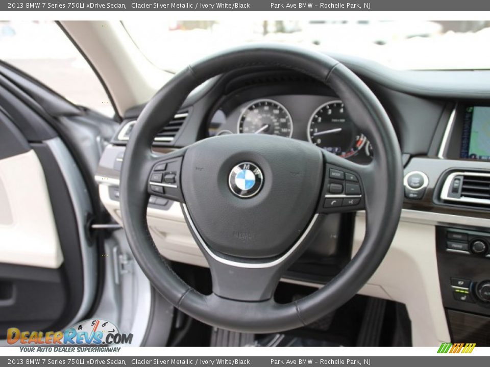 2013 BMW 7 Series 750Li xDrive Sedan Steering Wheel Photo #15