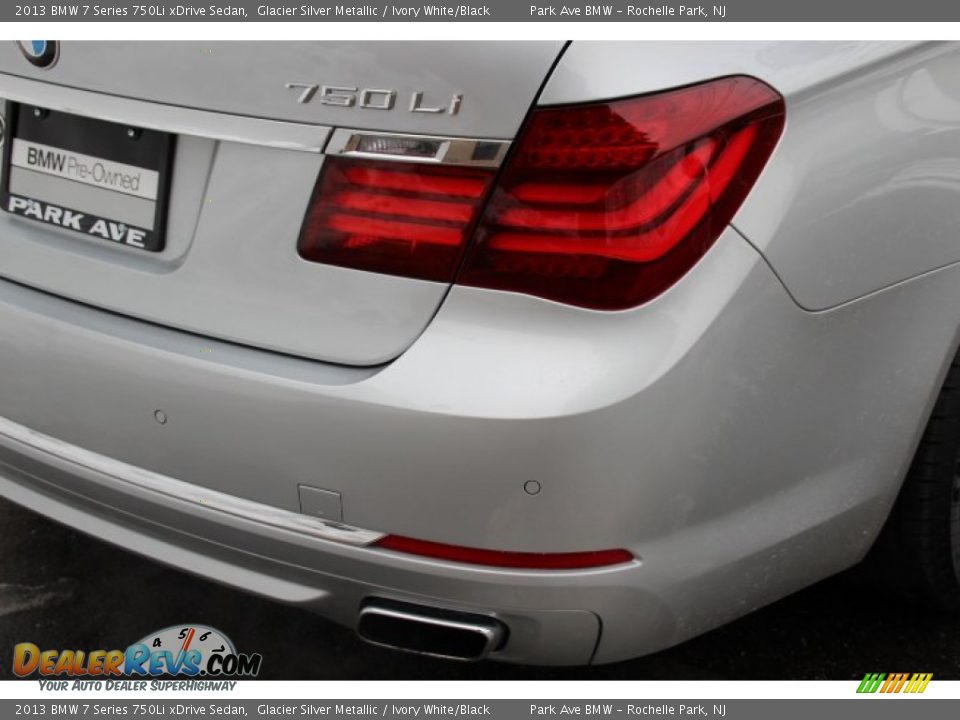 2013 BMW 7 Series 750Li xDrive Sedan Glacier Silver Metallic / Ivory White/Black Photo #21