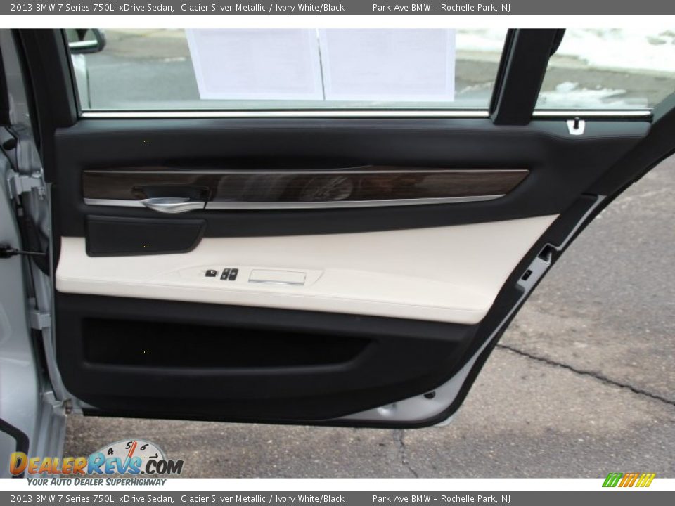 2013 BMW 7 Series 750Li xDrive Sedan Glacier Silver Metallic / Ivory White/Black Photo #22