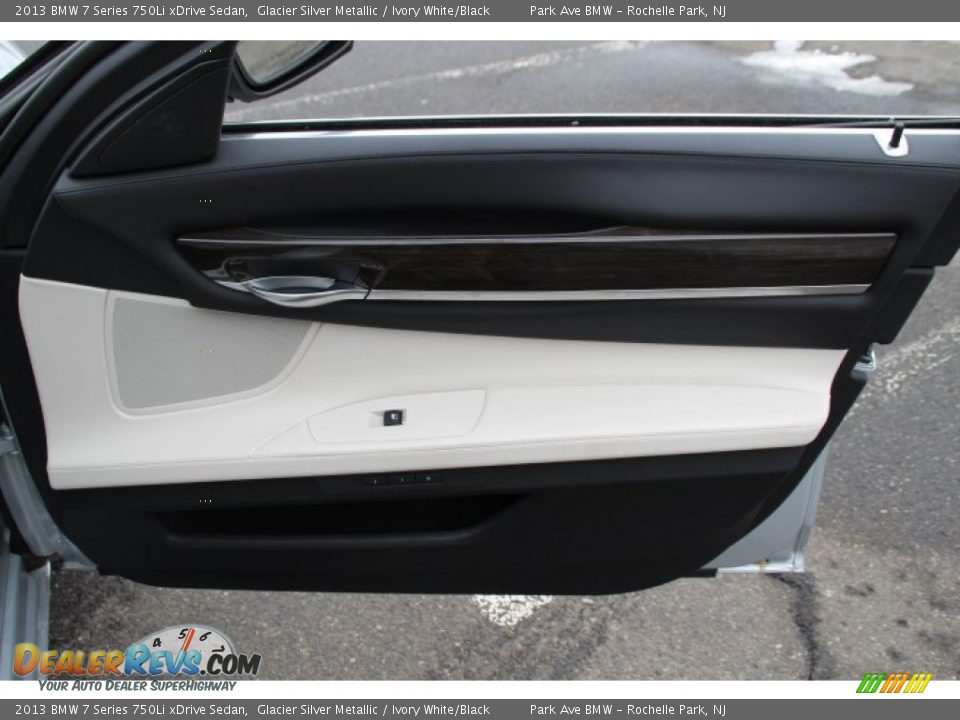 2013 BMW 7 Series 750Li xDrive Sedan Glacier Silver Metallic / Ivory White/Black Photo #25