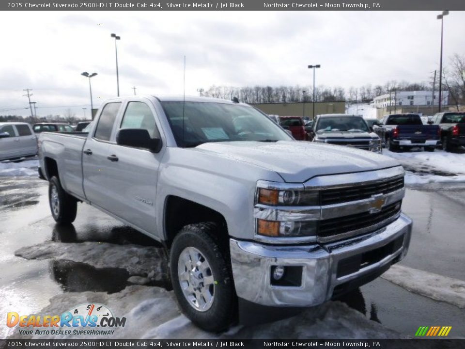 Front 3/4 View of 2015 Chevrolet Silverado 2500HD LT Double Cab 4x4 Photo #3