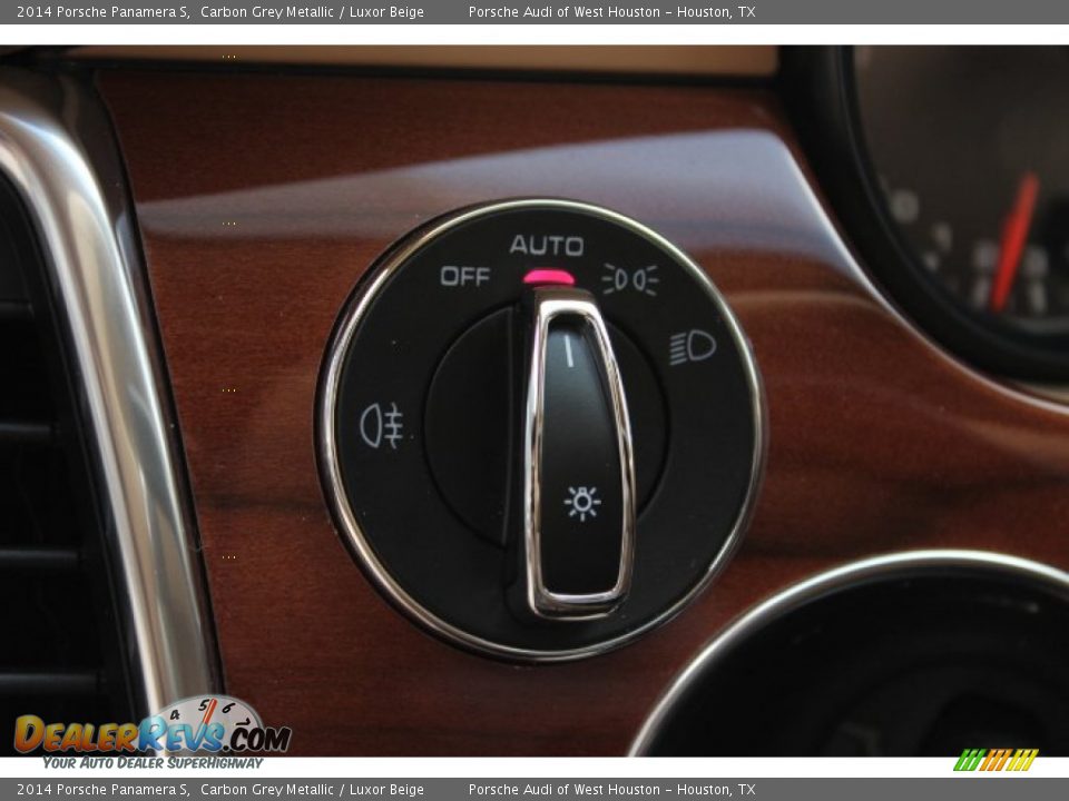 Controls of 2014 Porsche Panamera S Photo #28