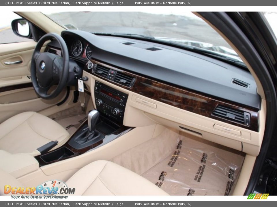 2011 BMW 3 Series 328i xDrive Sedan Black Sapphire Metallic / Beige Photo #25