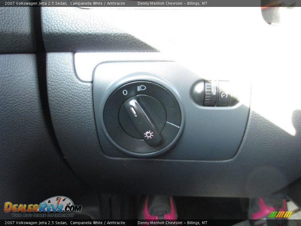 2007 Volkswagen Jetta 2.5 Sedan Campanella White / Anthracite Photo #13
