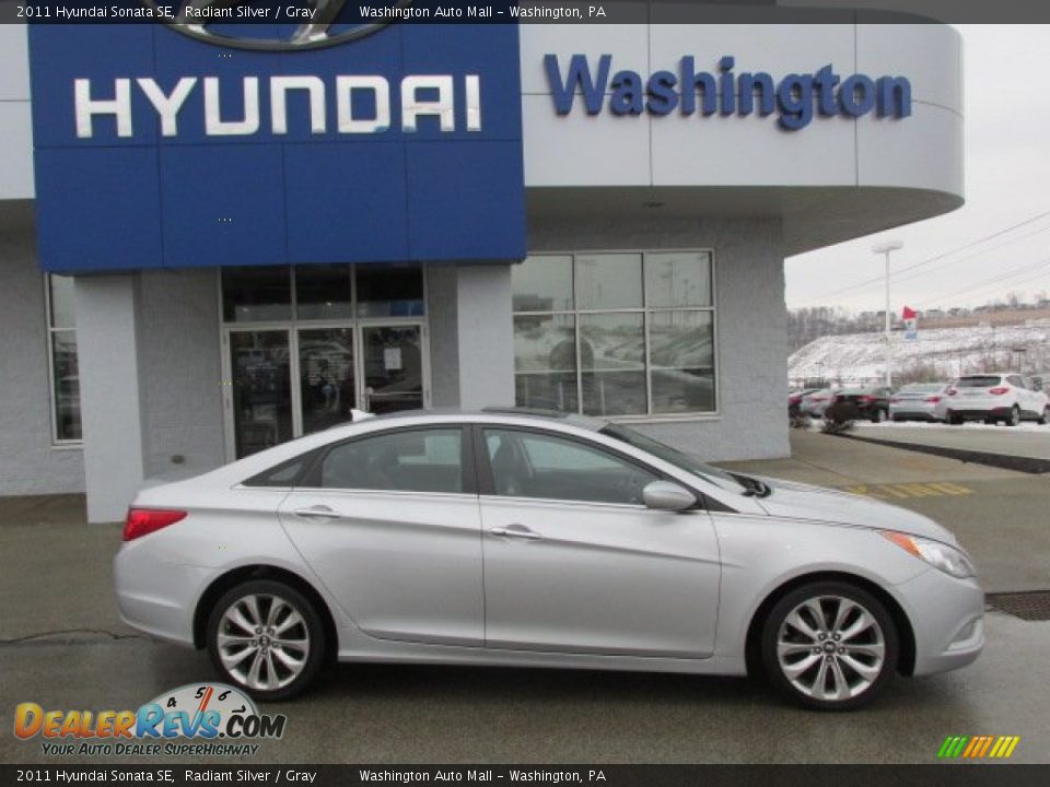 2011 Hyundai Sonata SE Radiant Silver / Gray Photo #2