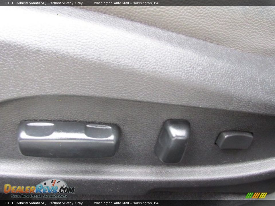 2011 Hyundai Sonata SE Radiant Silver / Gray Photo #13
