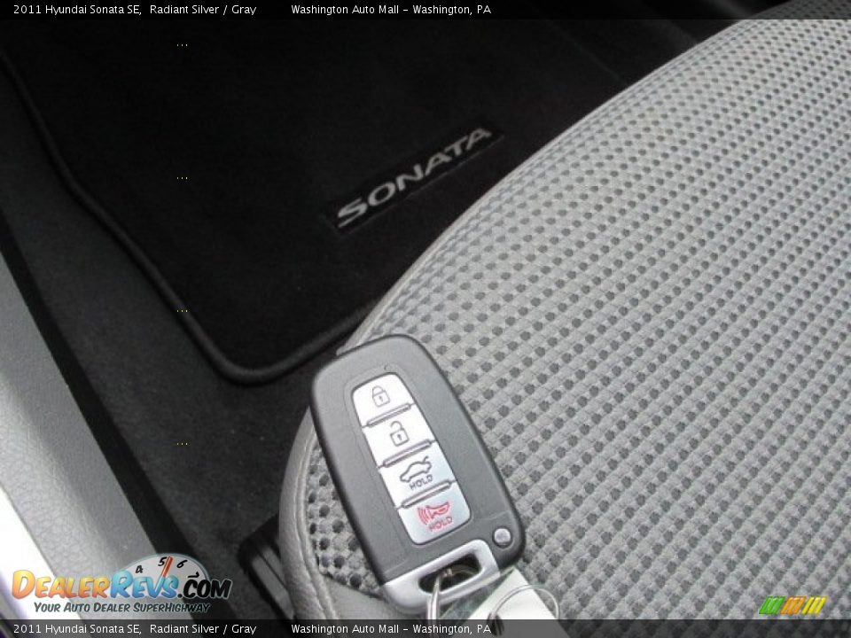 2011 Hyundai Sonata SE Radiant Silver / Gray Photo #18