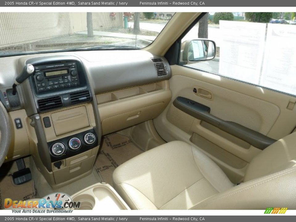 2005 Honda CR-V Special Edition 4WD Sahara Sand Metallic / Ivory Photo #4