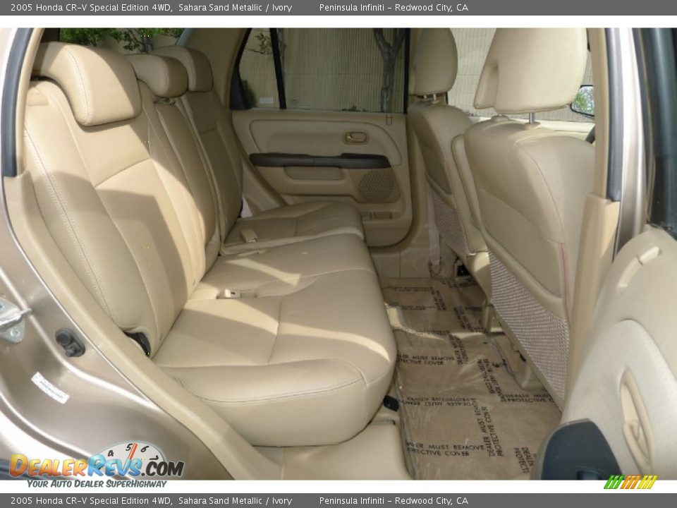 2005 Honda CR-V Special Edition 4WD Sahara Sand Metallic / Ivory Photo #11