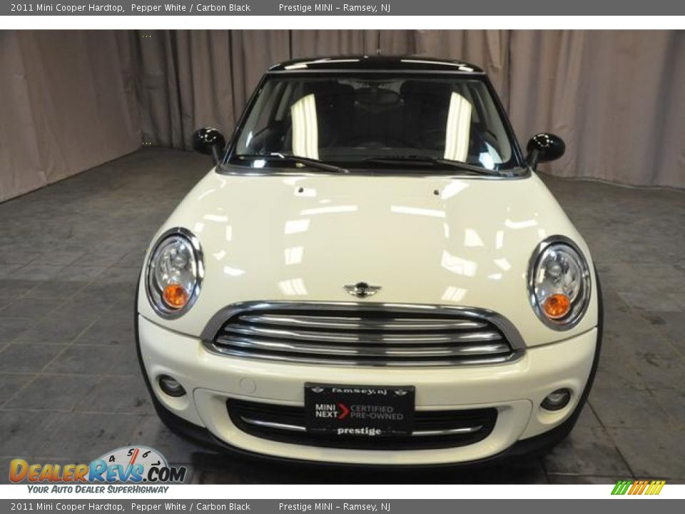 2011 Mini Cooper Hardtop Pepper White / Carbon Black Photo #3