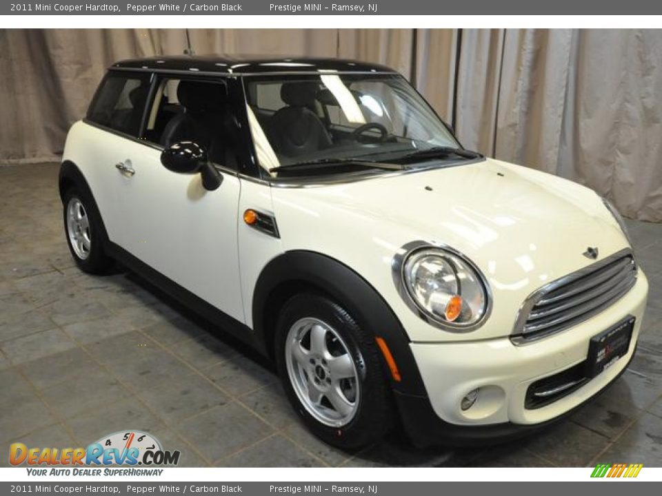 2011 Mini Cooper Hardtop Pepper White / Carbon Black Photo #4