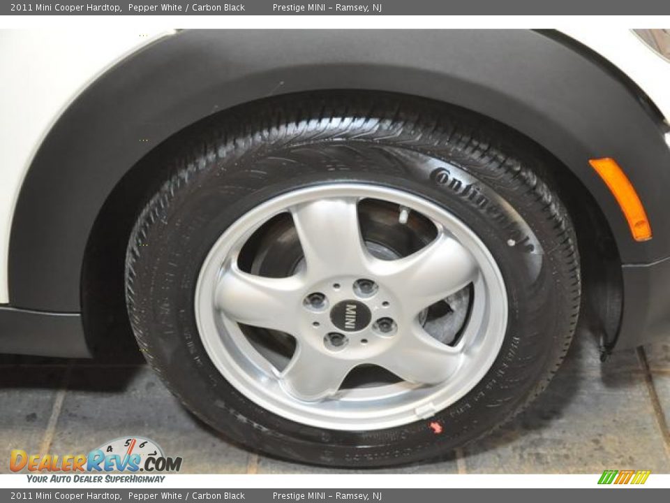 2011 Mini Cooper Hardtop Pepper White / Carbon Black Photo #5