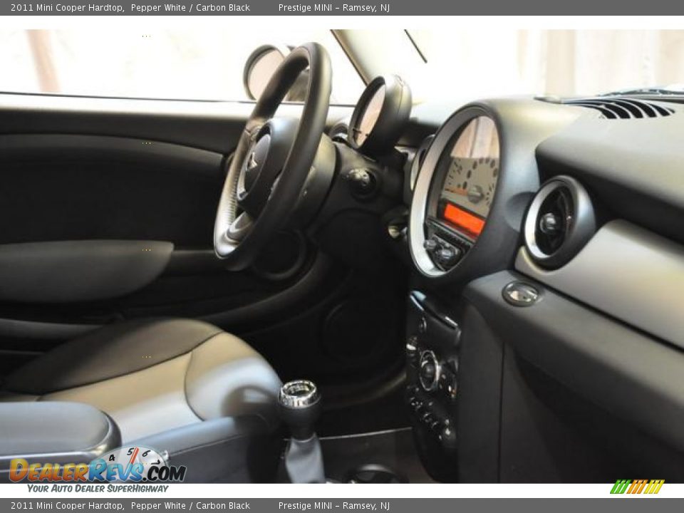 2011 Mini Cooper Hardtop Pepper White / Carbon Black Photo #12