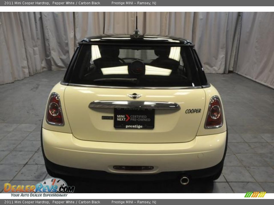 2011 Mini Cooper Hardtop Pepper White / Carbon Black Photo #20