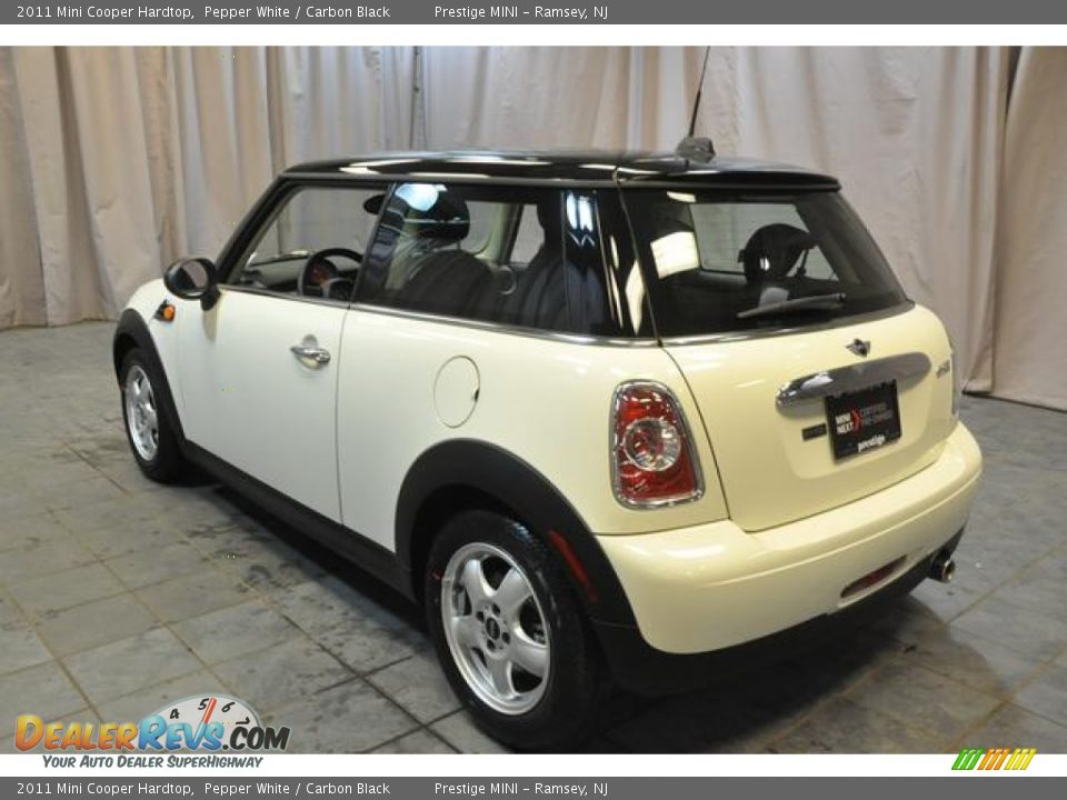 2011 Mini Cooper Hardtop Pepper White / Carbon Black Photo #21