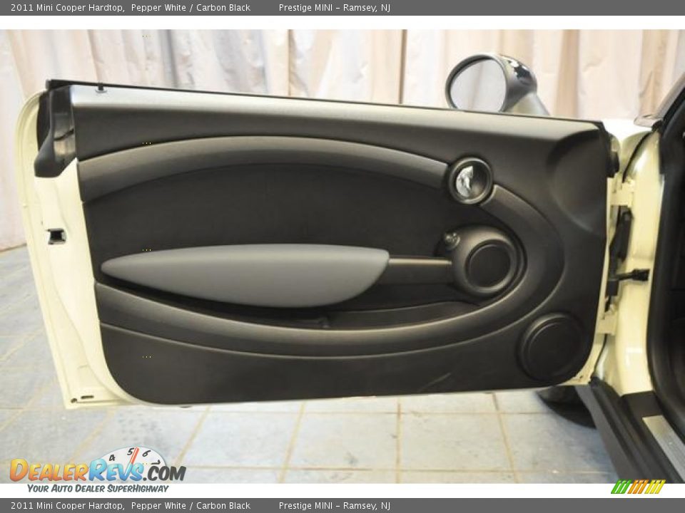 2011 Mini Cooper Hardtop Pepper White / Carbon Black Photo #24
