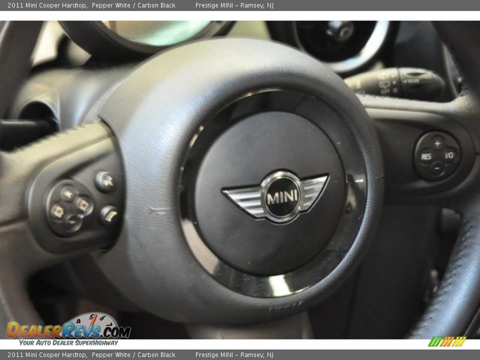 2011 Mini Cooper Hardtop Pepper White / Carbon Black Photo #28