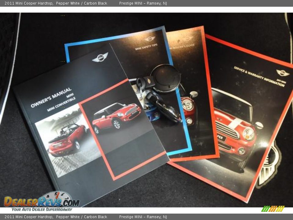 2011 Mini Cooper Hardtop Pepper White / Carbon Black Photo #34