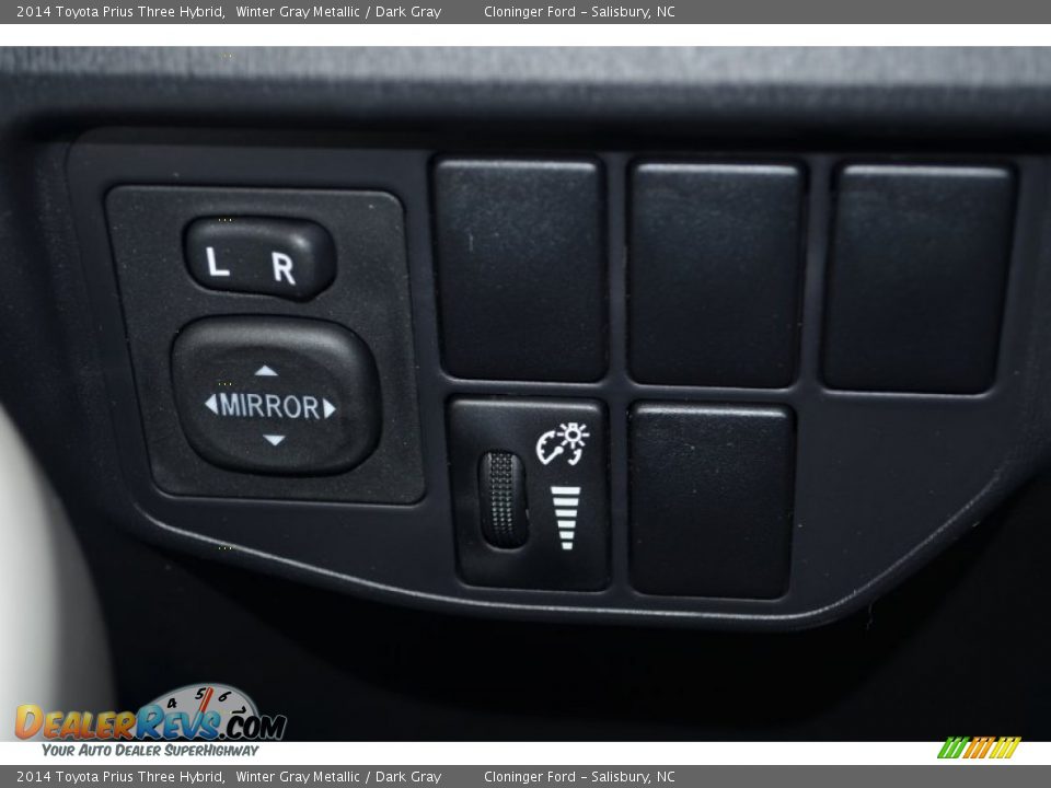 2014 Toyota Prius Three Hybrid Winter Gray Metallic / Dark Gray Photo #22
