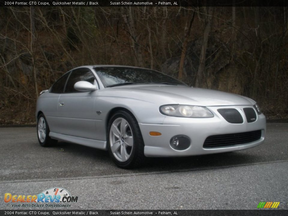 Front 3/4 View of 2004 Pontiac GTO Coupe Photo #1