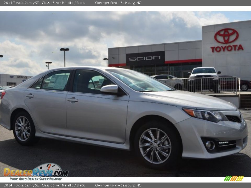 2014 Toyota Camry SE Classic Silver Metallic / Black Photo #1