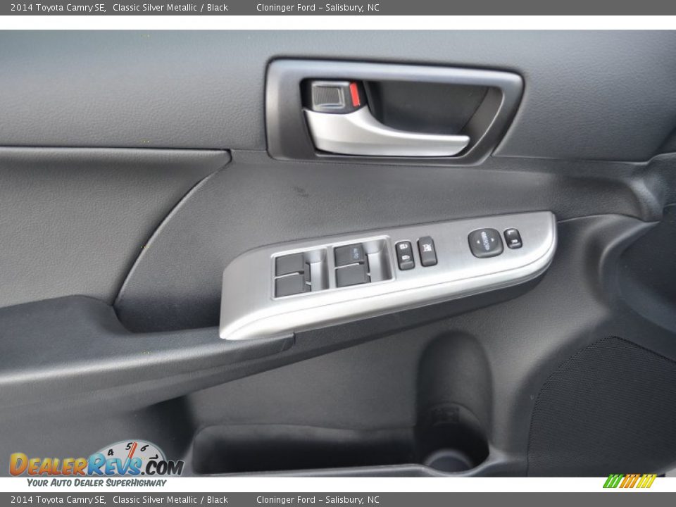 2014 Toyota Camry SE Classic Silver Metallic / Black Photo #5