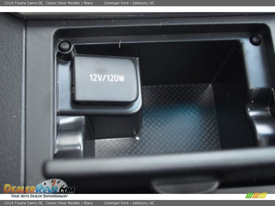 2014 Toyota Camry SE Classic Silver Metallic / Black Photo #15