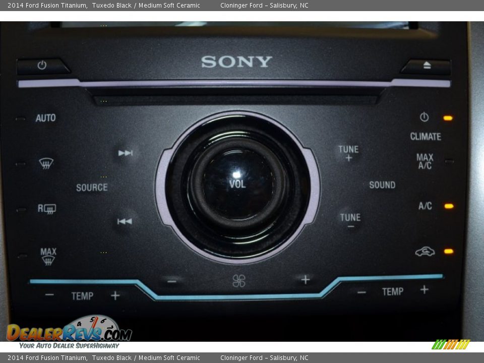 2014 Ford Fusion Titanium Tuxedo Black / Medium Soft Ceramic Photo #15