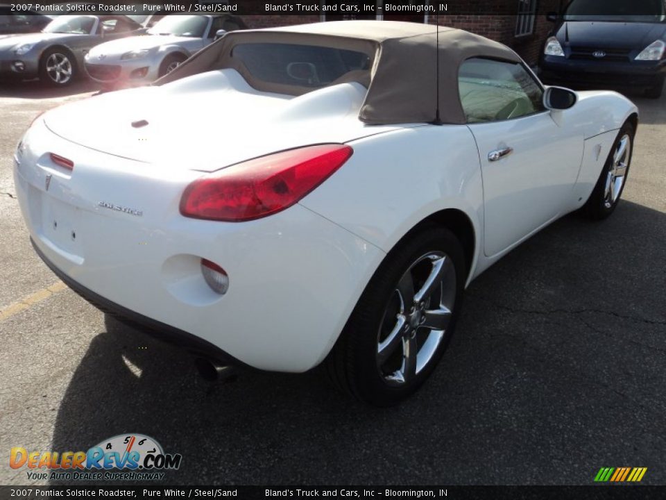 2007 Pontiac Solstice Roadster Pure White / Steel/Sand Photo #2